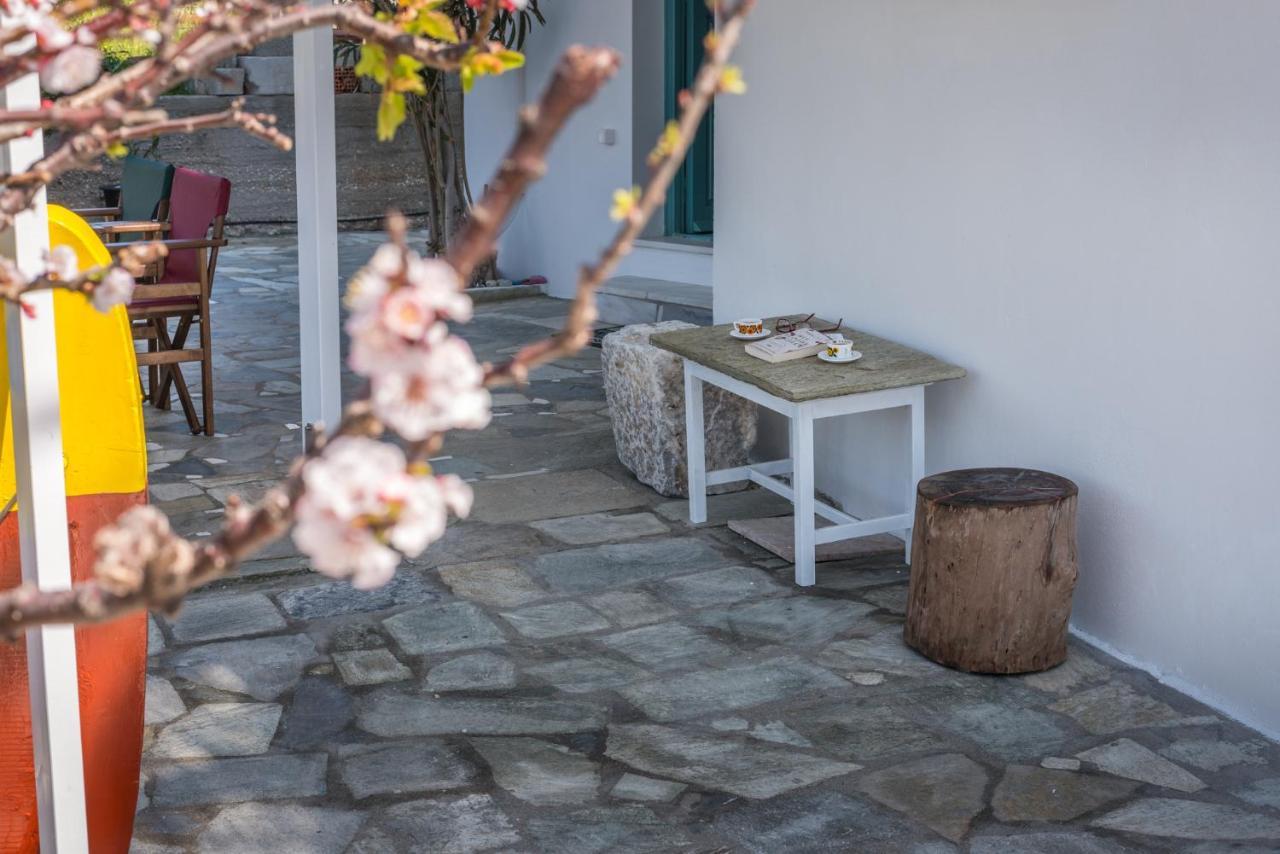 Wood And Stone Appartement Adamantas  Buitenkant foto